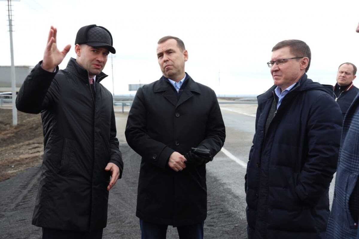 Полпред Владимир Якушев и губернатор Вадим Шумков побывали на будущей площадке по выращиванию шампиньонов