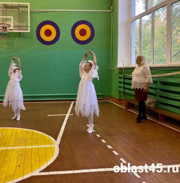 ИСТОРИЯ УСПЕХА: В Кургане самозанятая взращивает танцевальные «Лепестки» (ВИДЕО)