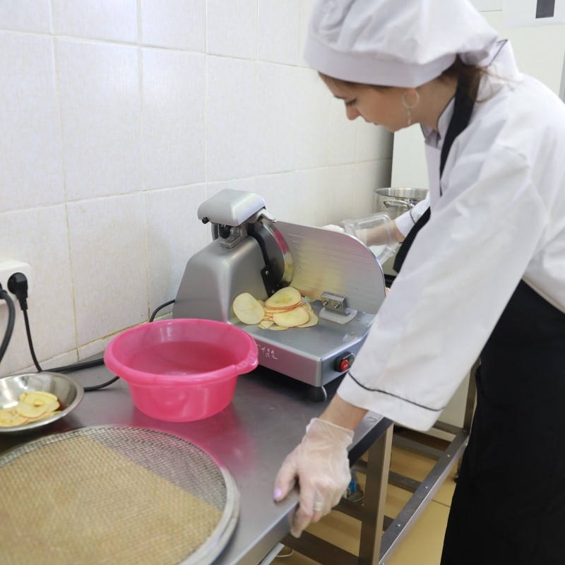Студенты Курганского техникума сервиса и технологий производят полезную импортозамещающую продукцию