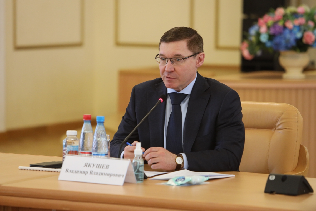 Полпред Владимир Якушев и губернатор Вадим Шумков обсудили с аграриями меры по развитию АПК